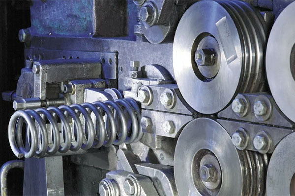 بررسی چالش ها و نکات کلیدی در تولید فنر به روش ریخته گری